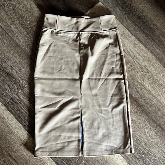 🌼FOR BUNDLE ONLY🌼Laundry by Shelli Segal Vegan Leather Skirt - Picture 3 of 11